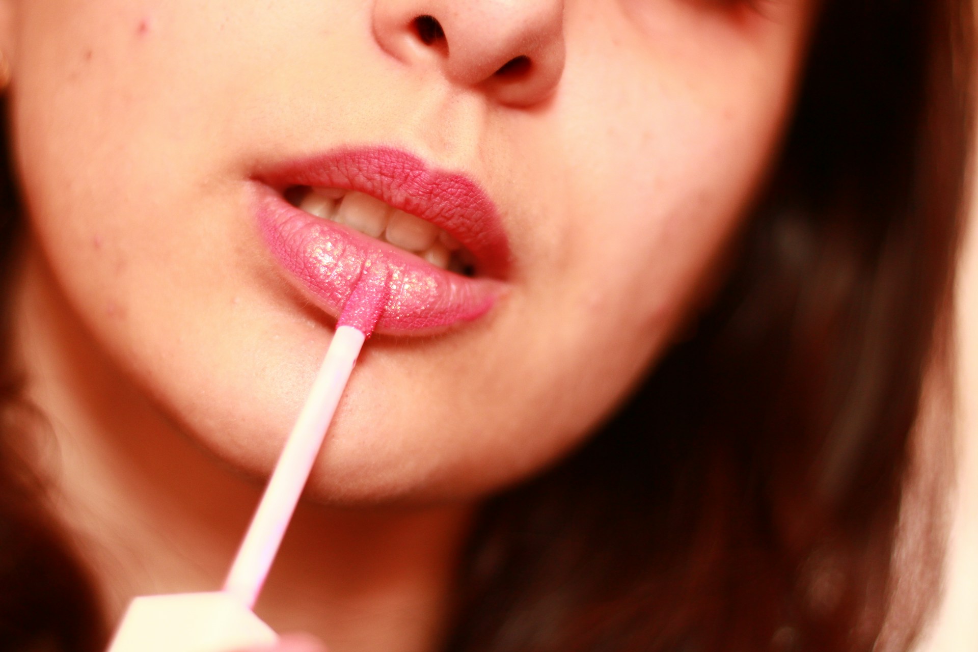 How Can You Tell If Lip Gloss Is Expired?