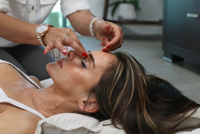 Does Micellar Water Remove Tubing Mascara?