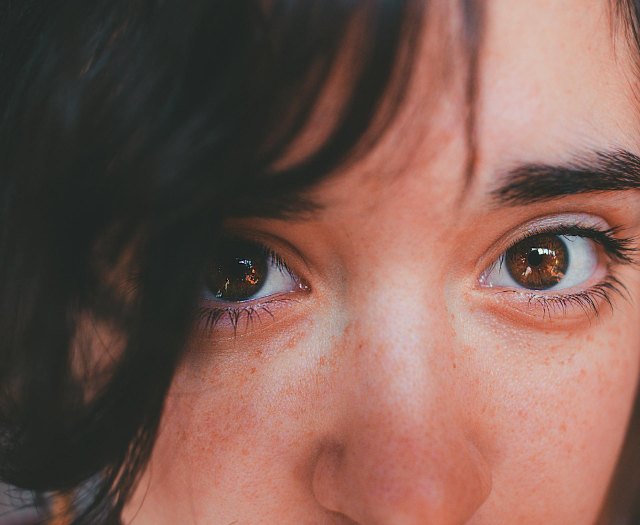 How to Remove Tubing Mascara