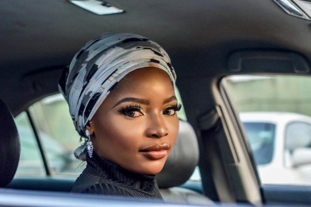 Is Tubing Mascara Better for Your Lashes?