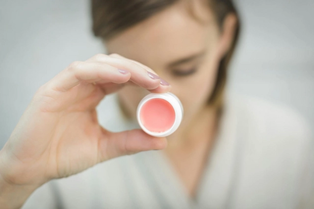 Which Is More Hydrating, Lip Oil or Lip Balm?