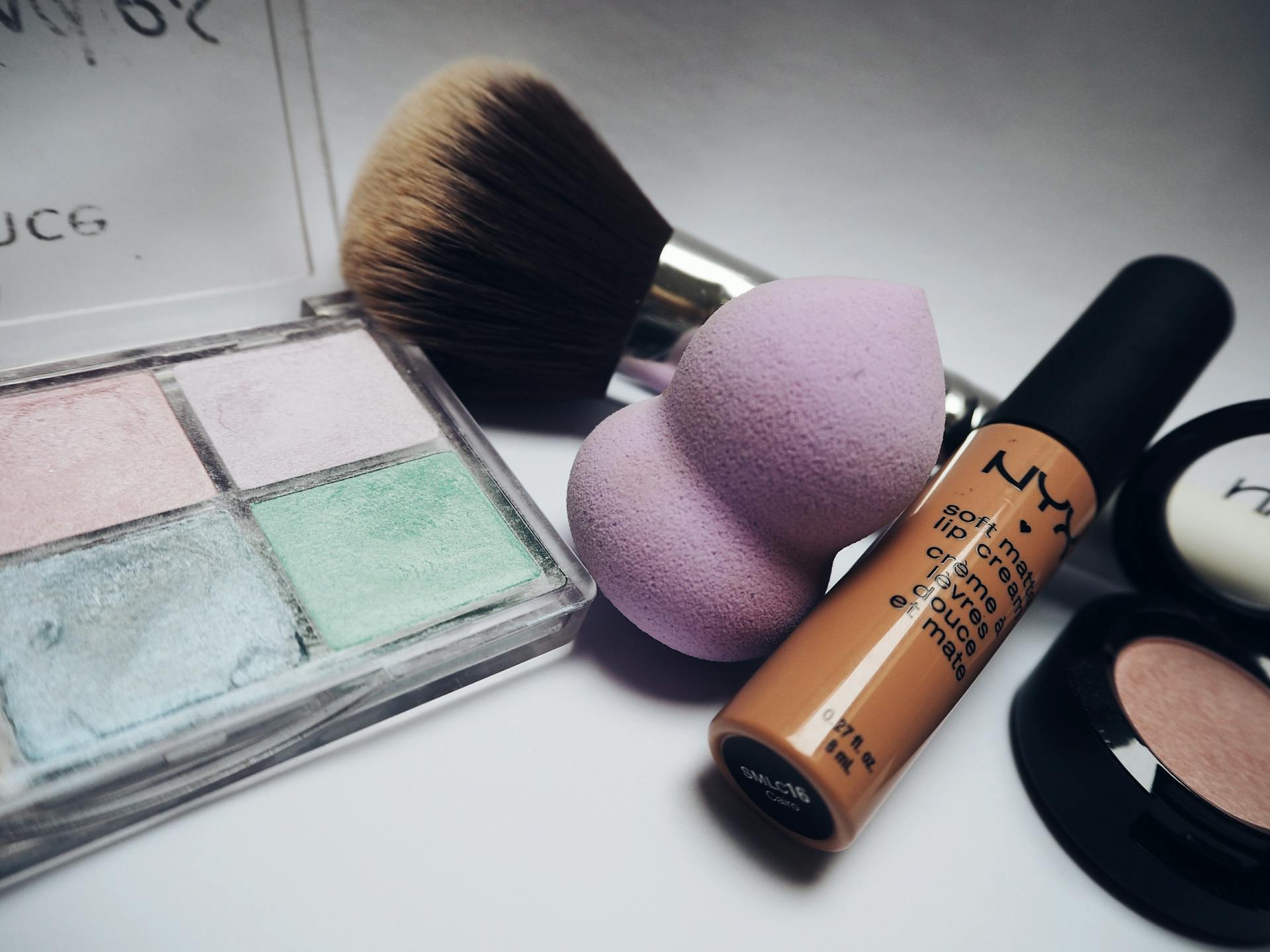 What Can You Use Instead of Lip Liner?