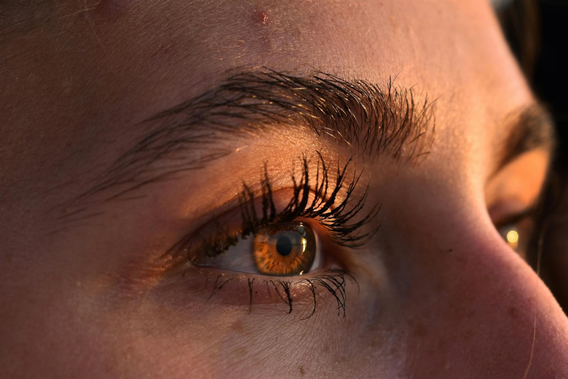 What color mascara should older women wear?