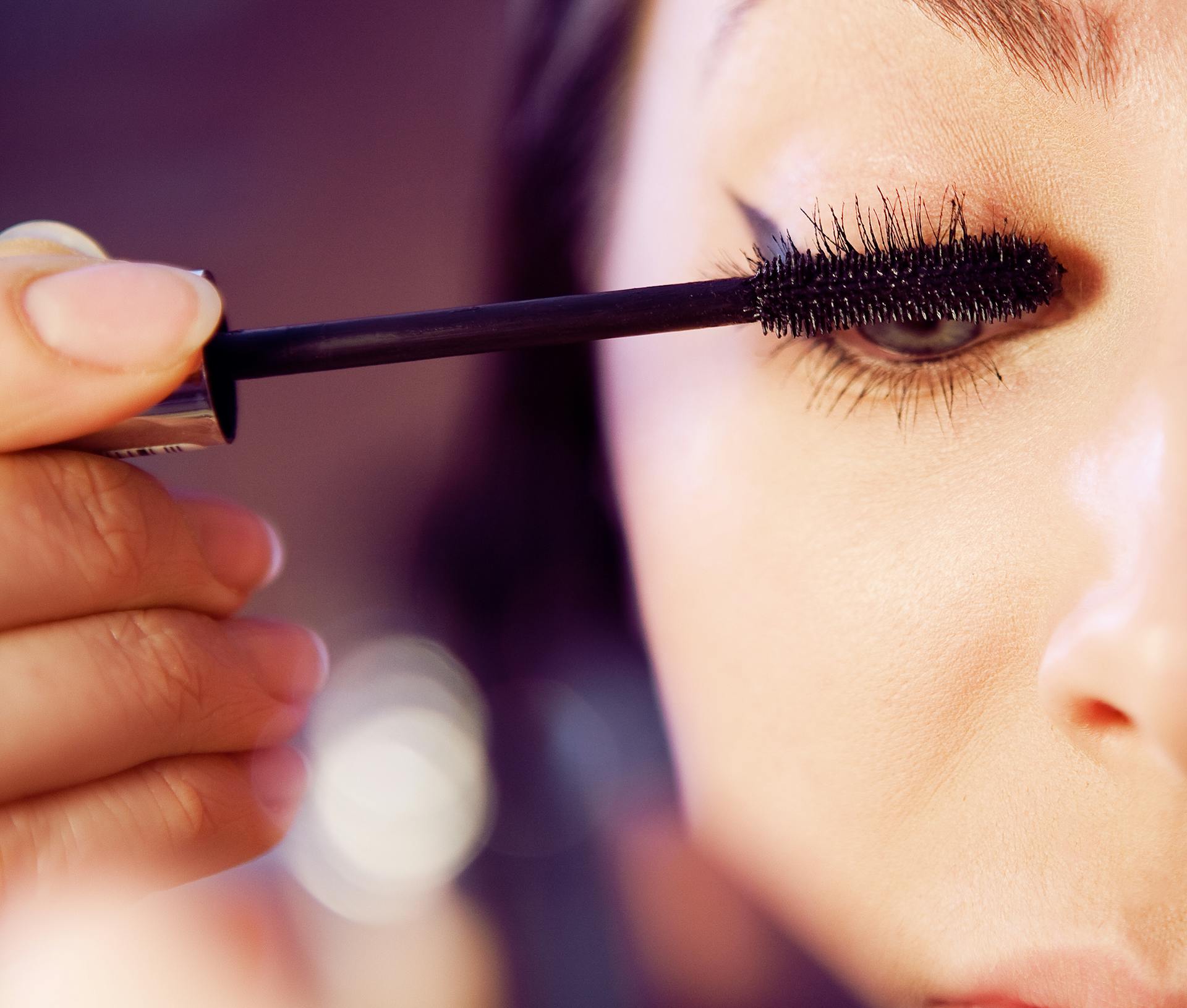 What is the Best Mascara That Doesn't Smudge Under Eyes?