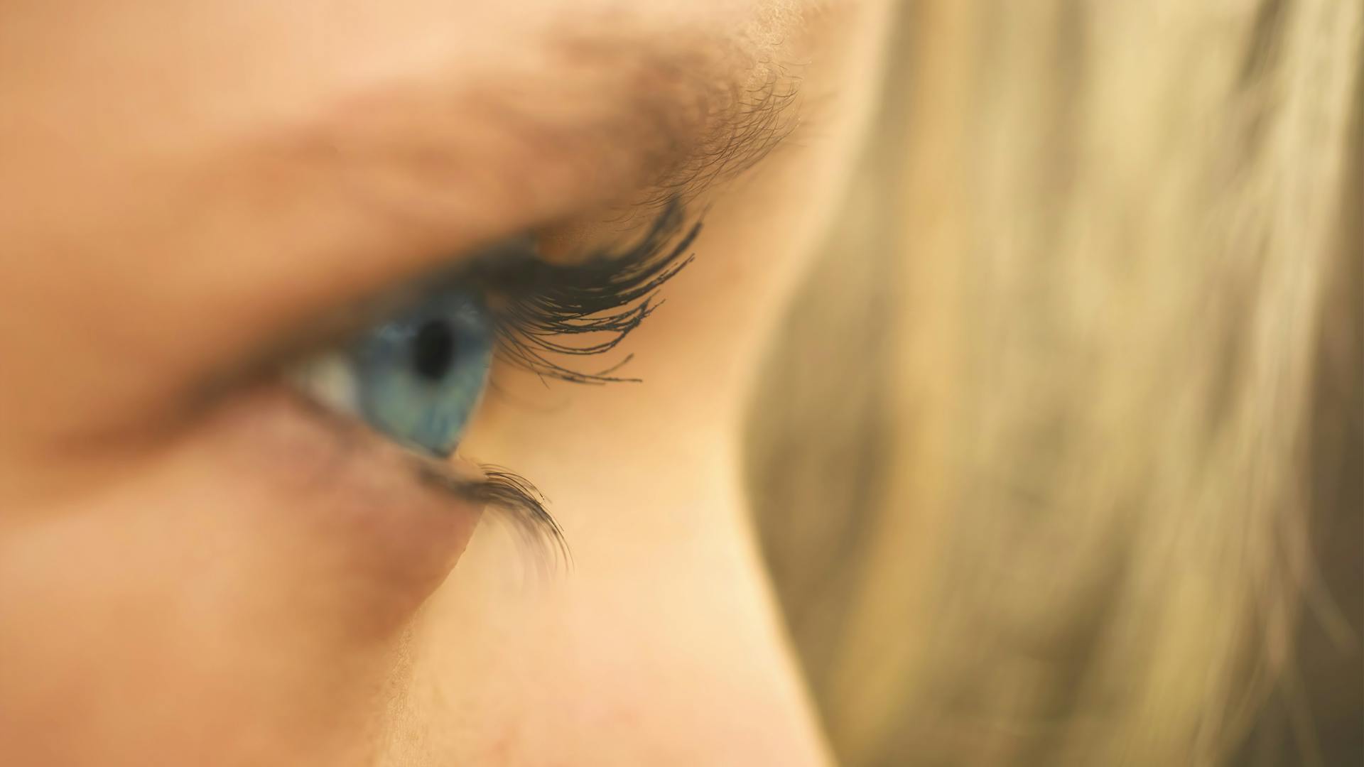 What is the Vaseline Mascara Trick?