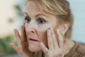 What Type of Facial is Best for an Older Woman?