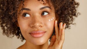 Are Age Spots Raised or Flat?