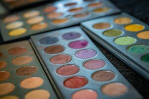 How Do I Choose My Eyeshadow Colour?