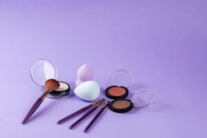 Should You Blend Concealer with Fingers or Sponge?