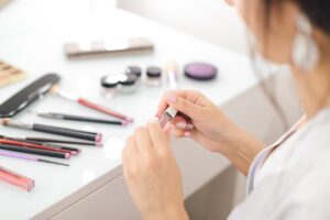 Should You Wear Light or Dark Eyeshadow with Hooded Eyes?