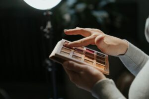 What Eyeshadow is Good for Wrinkled Eyes?