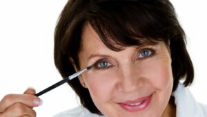 What Type of Eyeshadow is Best for Mature Eyes?