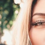 How Do You Make Your Bottom Lashes Look Good with Mascara?