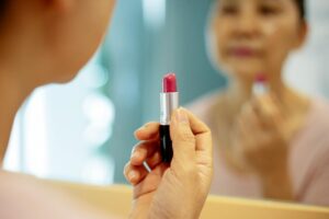 How to Apply Lipstick on Older Lips?