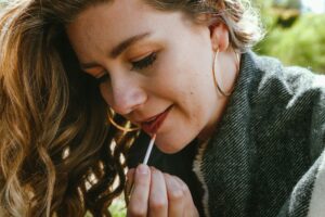 What is the Best Lipstick That Does Not Come Off?