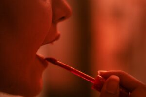 What is the Best Long-Lasting Lipstick Without Smudge?