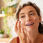 What is the Difference Between Moisturizer and Anti-Aging Cream?