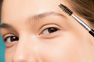 Which Mascara Brush is Best For Length and Volume?