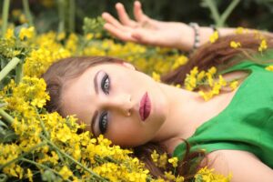 Can Expired Mascara Irritate Eyes?