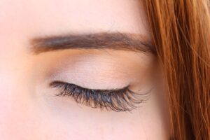 Can I Wear Tubing Mascara in the Pool?