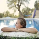 Does Tubing Mascara Come Off in Water?