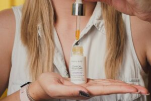 Does Tubing Mascara Need a Primer?