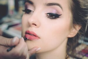 Does Waterproof Mascara Rub Off?