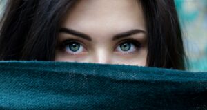 How to Make Waterproof Mascara Not Smudge?