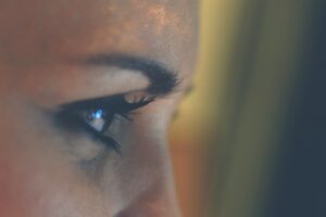 How to Properly Apply Tubing Mascara?