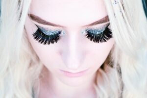How to Stop Tubing Mascara From Flaking?