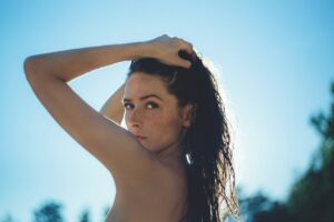 Should Brunettes Wear Black or Brown Mascara?