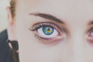 What Tube Mascara Doesn't Flake Off?