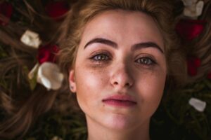Which Ethnicity Has Long Eyelashes?