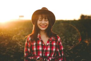 What Do Dermatologists Have to Say About the Benefits of Natural Mascara?