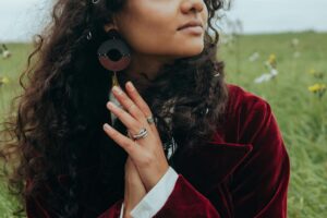 Do You Put Dry Shampoo On Clean or Dirty Hair?