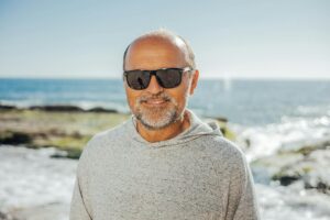 How Do I Stop My Hair From Thinning At Old Age?
