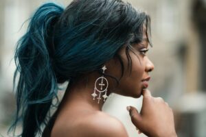 What are the Pros And Cons of Dry Shampoo?