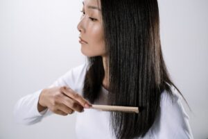 What is the Best Way To Apply Dry Shampoo Powder?