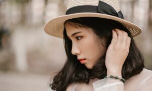 Should I Shampoo Every Day if I Have Oily Hair?