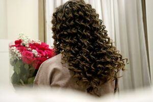 How To Fix Extremely Dry Curly Hair?