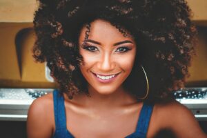 What is a Good Daily Routine For Curly Hair?