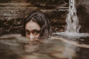 What is The Difference Between Dry Scalp And Dandruff?