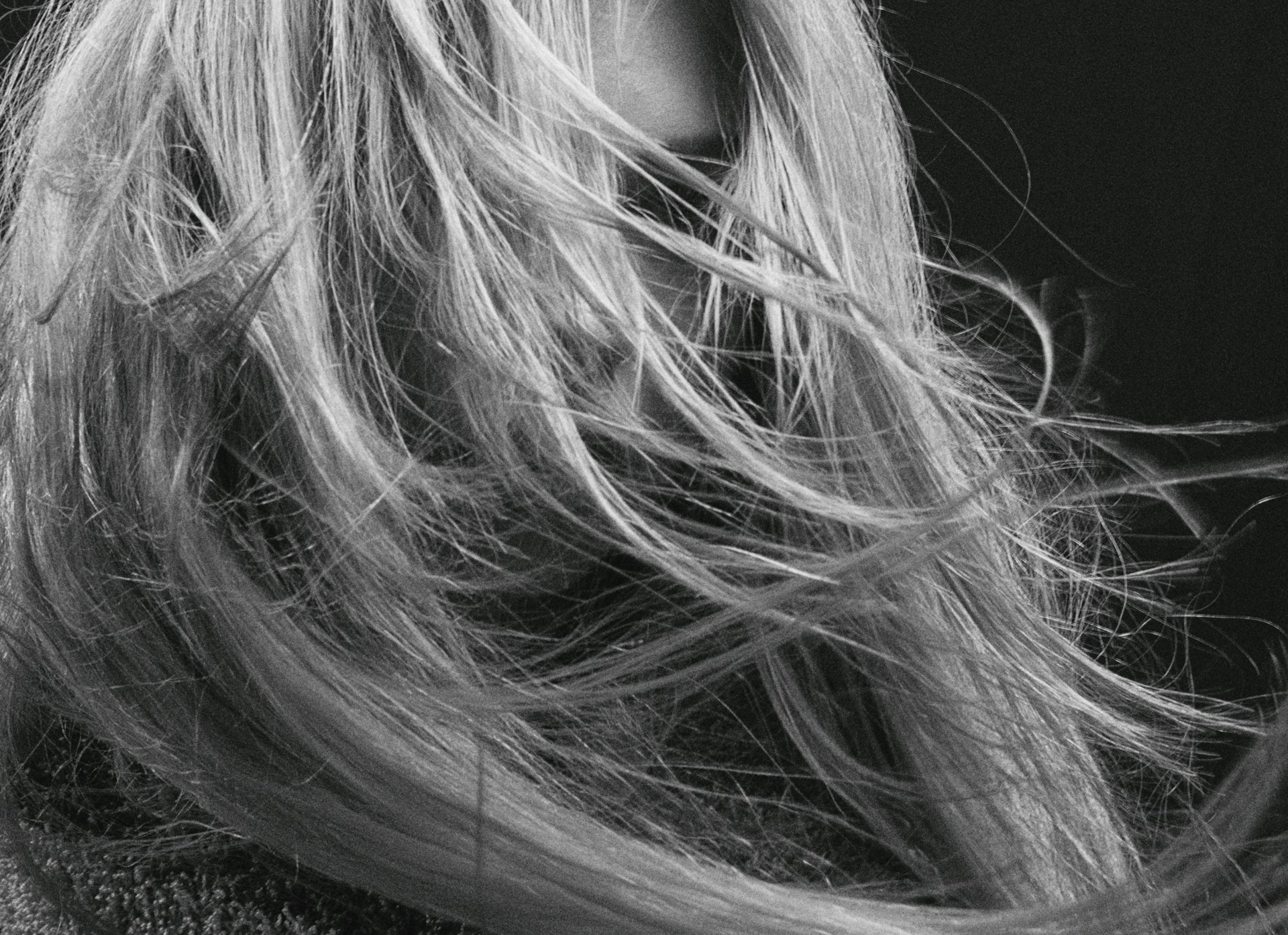 Can I Bleach My Hair Without Damaging It?