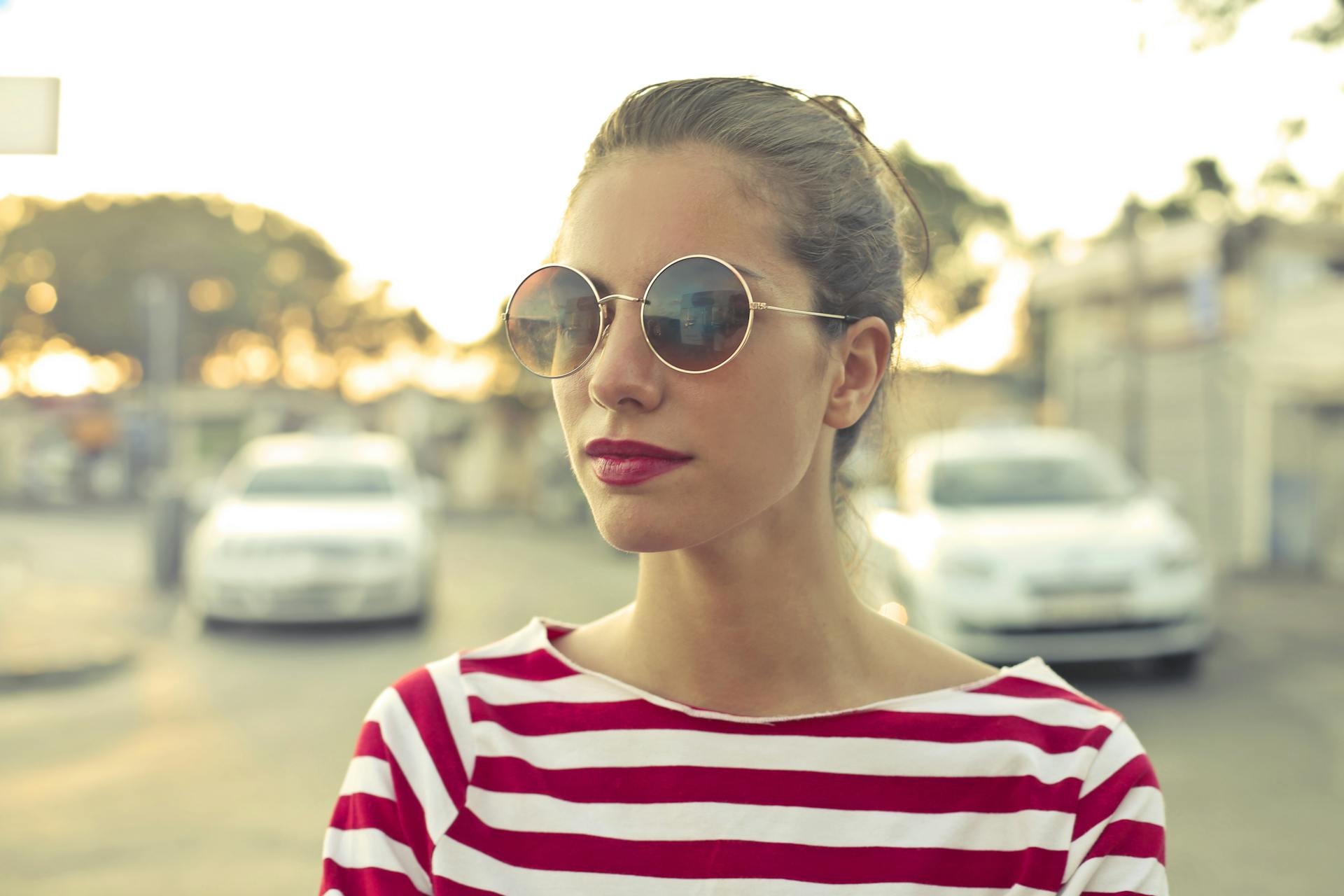 Does Red Lipstick Make You Look Younger or Older?