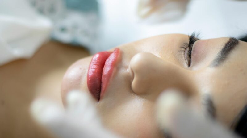 How Can I Plump My Lips Without Fillers?