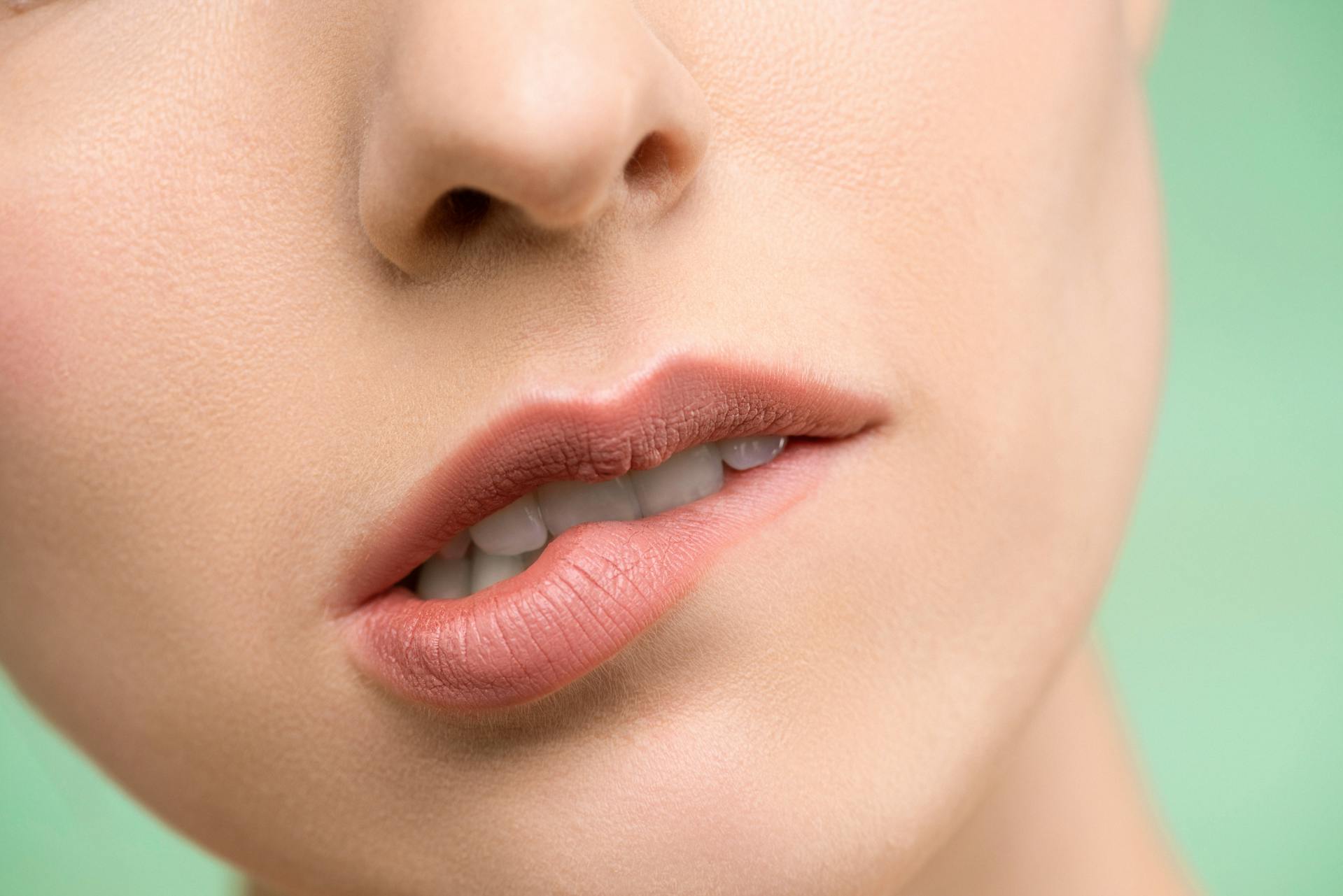 How to Plump Lips Immediately?