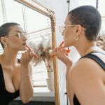 How to Properly Apply Lipstick to Make Lips Look Plump?