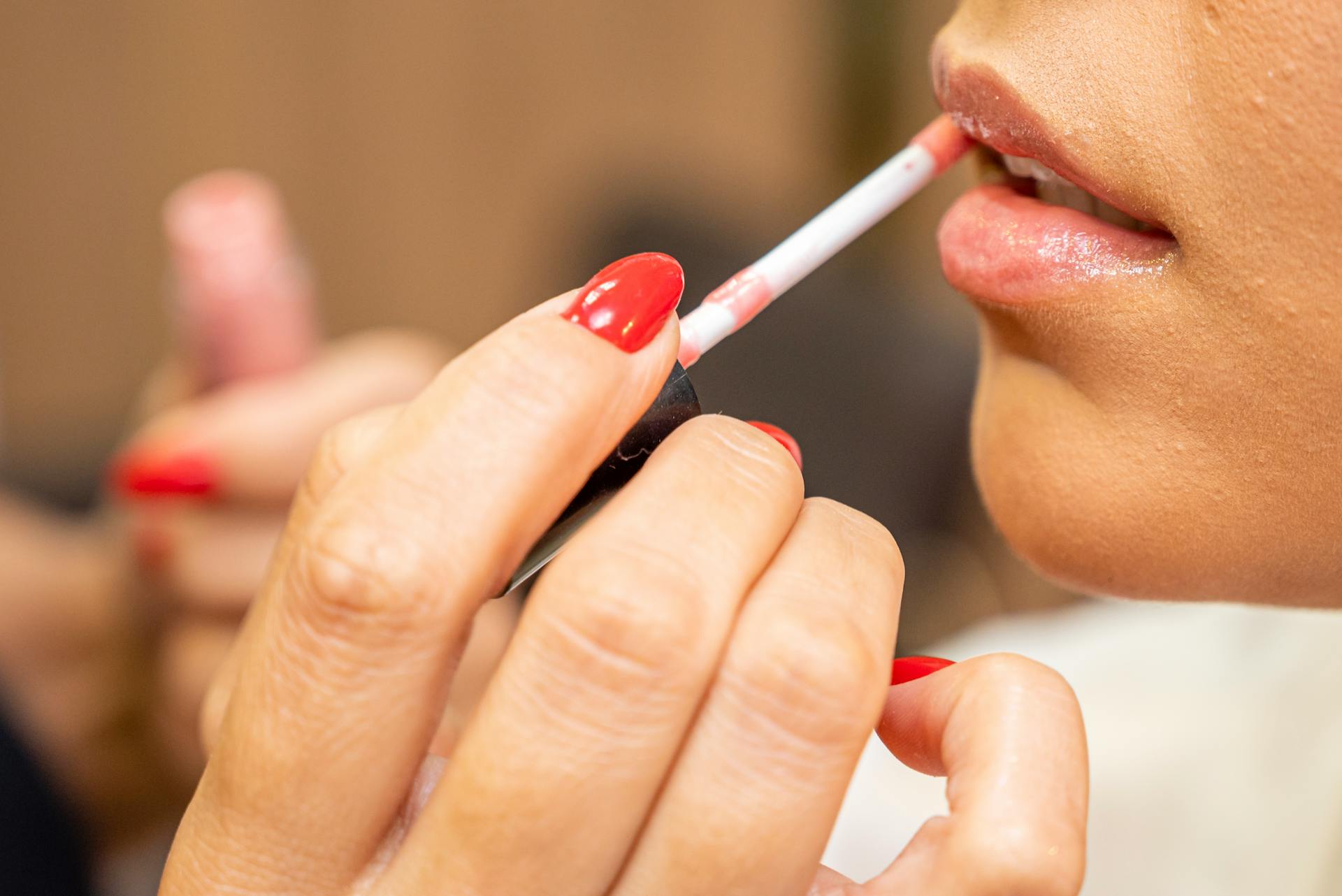 Should I Wear Matte or Glossy Lipstick?