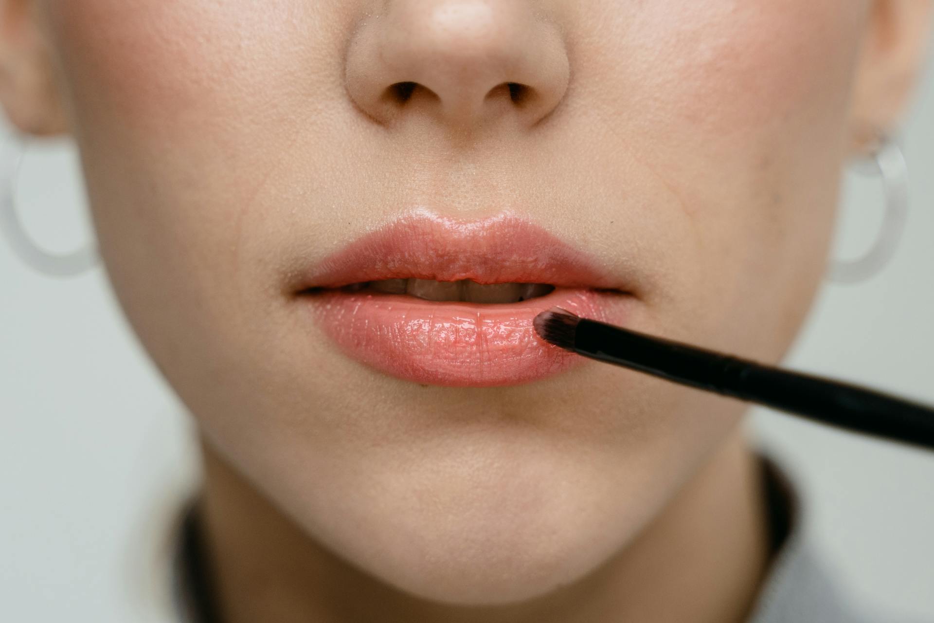 What Are the Harmful Effects of Lip Gloss?